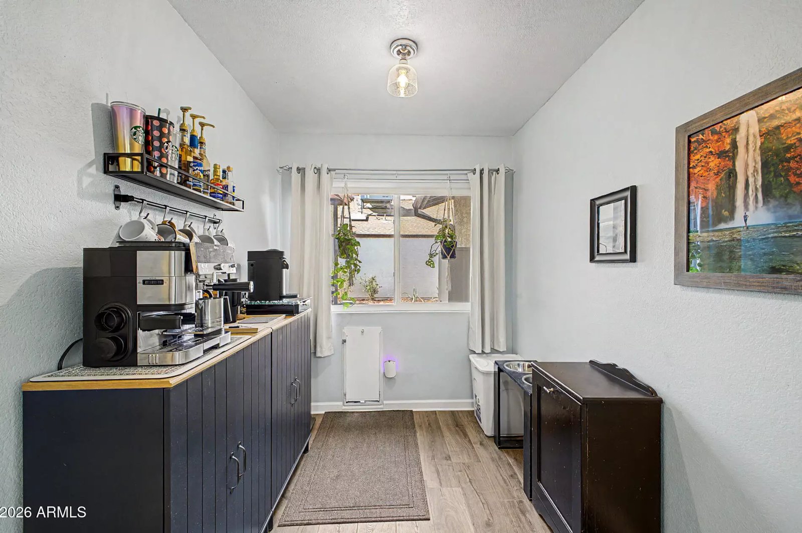 Coffee bar and flex space in a Glendale, Arizona brokerage listing